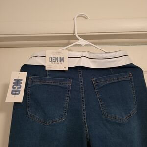 Straight-Leg Women’s Jeans in Deep Blue